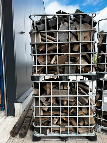 Grenen, gezaagd in korte stukken per volle krat beschikbaar voor biedingen