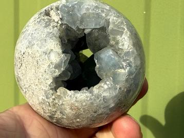 Coelestien blauwe cilestien engelensteen mineralen bol beschikbaar voor biedingen
