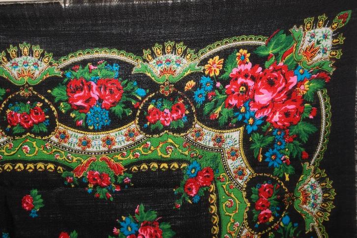 wollen kleedje, doekje, sjaal; folklore / klederdracht, Antiek en Kunst, Antiek | Kleden en Textiel, Ophalen of Verzenden