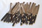 20 antieke tafelmessen, Messen set met houten heft – Donkers, Ophalen of Verzenden