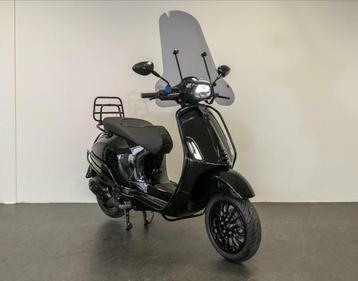 Vespa Sprint Black on Black NIEUW 0 KM beschikbaar voor biedingen