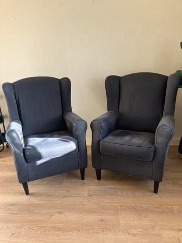 Twee antraciet fauteuils beschikbaar voor biedingen