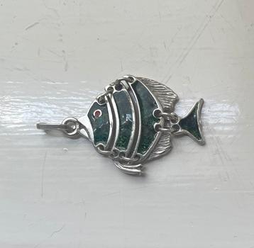 Visgraat, zilveren hanger met groen emaille, vintage 1960 beschikbaar voor biedingen