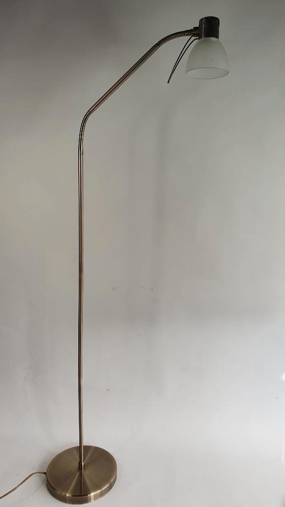 Messing vloerlamp met buigbare halogeen spot. 130 cm. S35, Huis en Inrichting, Lampen | Vloerlampen, Gebruikt, Ophalen of Verzenden