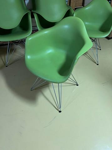 6 Vitra Eames DSR Stoelen - Perfecte Staat! beschikbaar voor biedingen