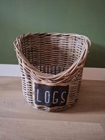 Mooie grote rotan (haard-)mand. beschikbaar voor biedingen