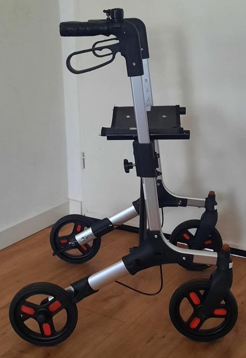 Rollator Lichtgewicht ( 7.1 kg ), Diversen, Rollators, Zo goed als nieuw, Lichtgewicht, Opvouwbaar, Ophalen