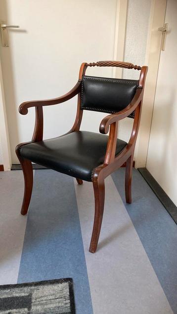 Klassieke bureaustoel beschikbaar voor biedingen