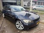 BMW 3ER REIHE 325i Automaat/Leder/2.Sleutels/Boekjes/Park.se, Auto's, BMW, Automaat, 745 kg, Achterwielaandrijving, Gebruikt