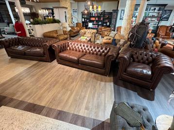 Originele chesterfield bankstel 2 x 3 zits + fauteuil bruin beschikbaar voor biedingen
