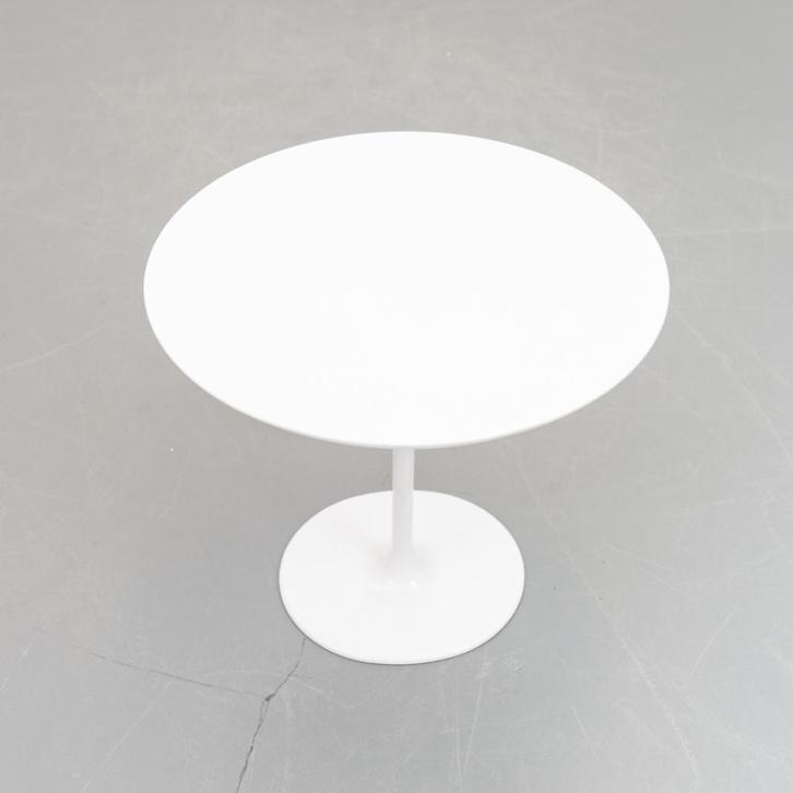 1 Arper Dizzie bijzet tafel Wit 50 cm, Huis en Inrichting, Tafels | Sidetables, Zo goed als nieuw, Overige houtsoorten, Metaal