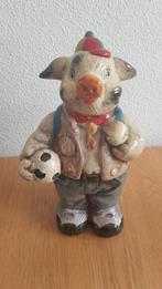 Groot vintage keramieken spaarvarken met voetbal, Steen, Aardewerk of Keramiek, Ophalen of Verzenden, Zo goed als nieuw, N.v.t