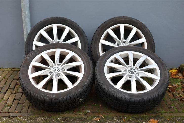 VW Velgen met Winterbanden 205/50 R17, Auto-onderdelen, Banden en Velgen, Banden en Velgen, All Season, 17 inch, 205 mm, Personenwagen