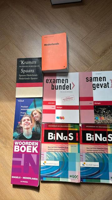 Woordenboeken, Binas en/of examen-/samengevatbundels beschikbaar voor biedingen