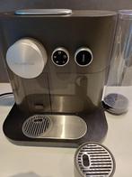 nespresso machine, Koffiemachine, Ophalen of Verzenden, Zo goed als nieuw, Koffiepads en cups