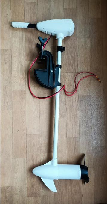 Electrisch buitenboord fluistermotor beschikbaar voor biedingen