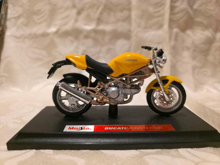 Maisto Ducati Monster 900 - Model Motor, Hobby en Vrije tijd, Modelbouw | Auto's en Voertuigen, Gebruikt, Overige typen, 1:32 tot 1:50