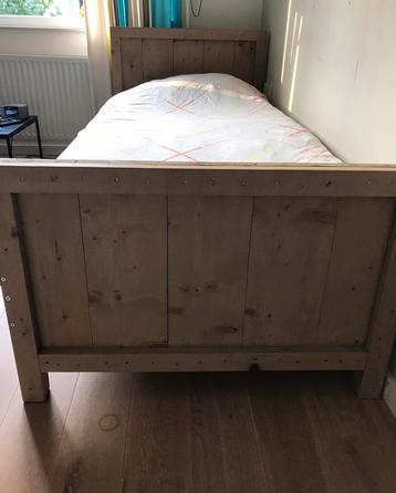 Kinderbed steigerhout 90x200 cm beschikbaar voor biedingen