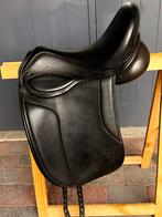Fryso dressuurzadel type Lux 17,5 inch, Dieren en Toebehoren, Paarden en Pony's | Zadels, Ophalen, Zo goed als nieuw, Dressuur