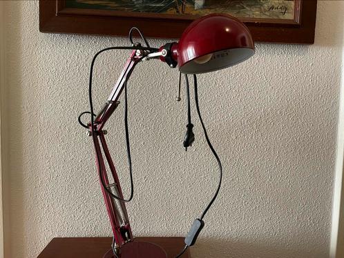 Ikea Forså tafellamp/bureaulamp rood, Huis en Inrichting, Lampen | Tafellampen, Zo goed als nieuw, 50 tot 75 cm, Metaal, Ophalen of Verzenden