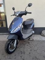 ⭐️Piaggio zip 2 takt 50cc Brom 15037 Km Blauw⭐️, Fietsen en Brommers, Scooters | Piaggio, Ophalen, Zo goed als nieuw, Tweetakt