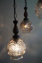 vintage cascade hanglamp met drie rookkleurige glazen kapjes, Gebruikt, Vintage, Metaal, Ophalen of Verzenden