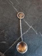 Zilveren lepeltje met Wilhelmina munt, Ophalen