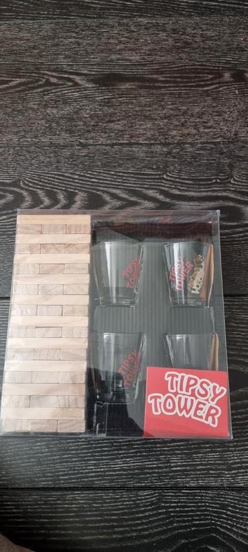 Nieuw Tipsy Tower drankspel beschikbaar voor biedingen