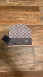 LV muts-grijs, Ophalen of Verzenden, Nieuw, Overige maten, Muts
