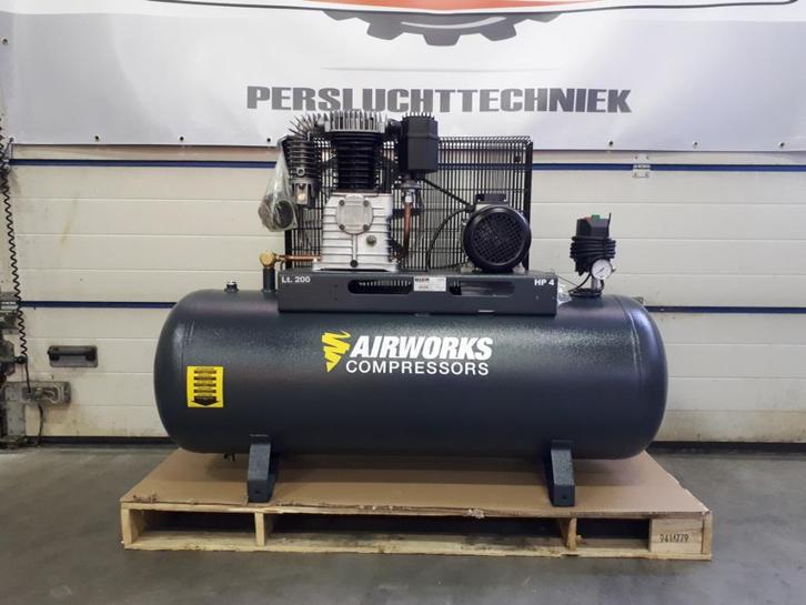 AIRWORKS K25-200 COMPRESSOR 11 BAR 4PK INRUIL MOGELIJK, Doe-het-zelf en Verbouw, Compressors, Nieuw, 10 bar of meer, 100 liter of meer