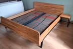 Vrijwel nieuw bedframe met lattenbodems en nachtkastje, Ophalen, Verstelbaar, 160 cm, Hout