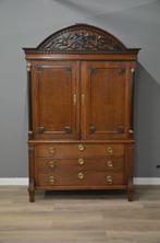 Antiek Drents kabinet met snijwerk in de kap, Ophalen of Verzenden