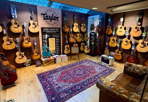 Max Guitar: de snelst groeiende Taylor Dealer in de Benelux!, Muziek en Instrumenten, Snaarinstrumenten | Gitaren | Akoestisch