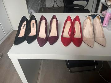 Pumps te koop beschikbaar voor biedingen