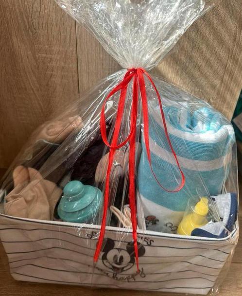 Kraamcadeau jongetje met mickey mouse spullen, Kinderen en Baby's, Kraamcadeaus en Geboorteborden, Zo goed als nieuw, Kraamcadeau