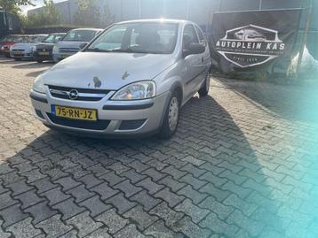 Opel Corsa 1.2 16V Twinport 3D 2005 Grijs beschikbaar voor biedingen