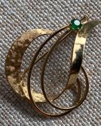 9 krt goud broche , smaragd , vintage, 4 tot 7 cm, Ophalen of Verzenden, Zo goed als nieuw, Met edelsteen