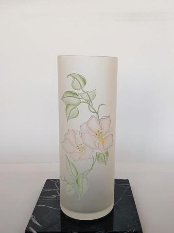 Vaas Art Nouveau-stijl beschikbaar voor biedingen