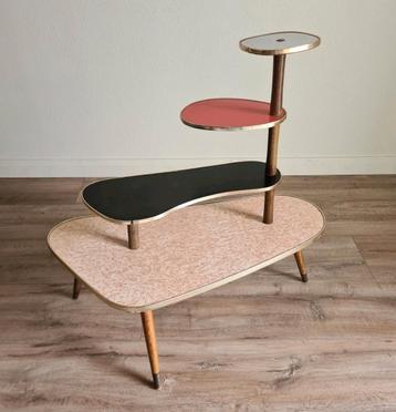 Vintage retro tafel plantentafel planten bijzettafel beschikbaar voor biedingen