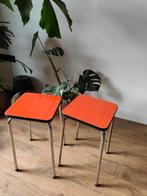 2 formica krukjes uit jaren 60 vintage, Huis en Inrichting, Krukjes, Ophalen, Gebruikt, Hout