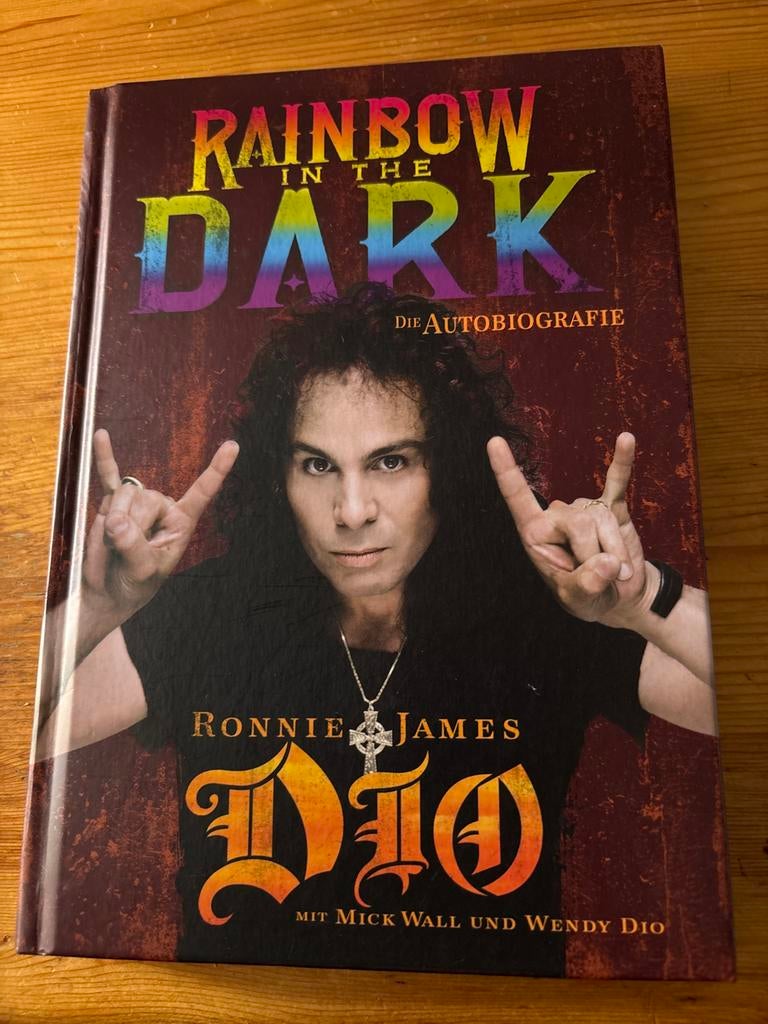 Ronnie James Dio - Rainbow in the Dark Autobiografie, Ophalen of Verzenden, Zo goed als nieuw, Film, Tv en Media