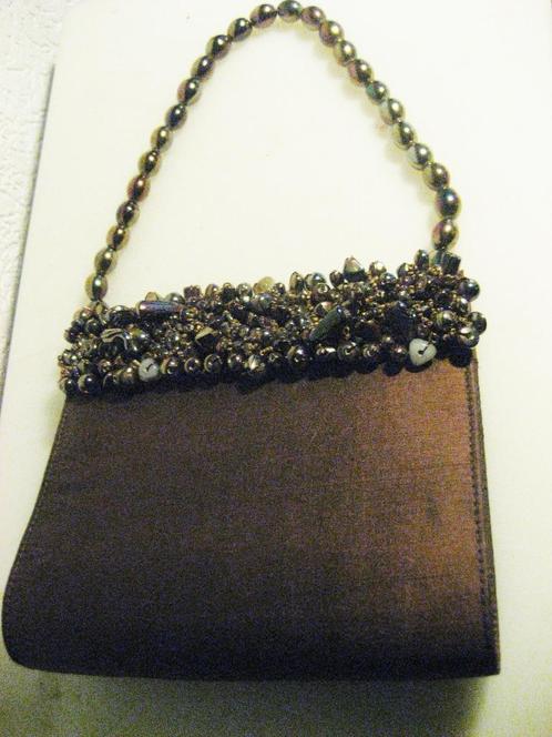 TASJE zijde met kralen afwerking nieuw 19x18 cm elegant, Sieraden, Tassen en Uiterlijk, Tassen | Damestassen, Nieuw, Overige typen
