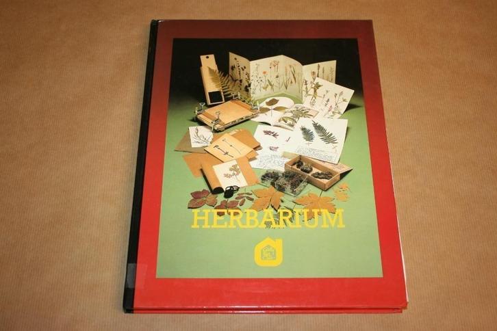 Herbarium [gedroogde planten], Boeken, Natuur, Gelezen, Bloemen, Planten en Bomen, Ophalen of Verzenden