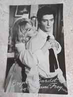Ansichtkaart Brigitte Bardot & Sami Frey, 1940 tot 1960, Ongelopen, Ophalen of Verzenden, Sterren en Beroemdheden