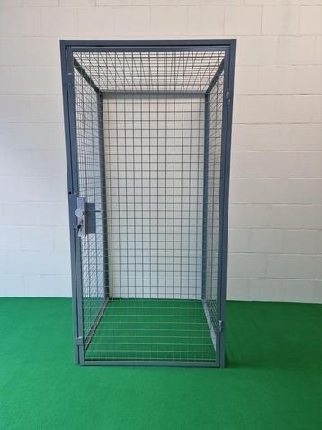 30st Gaaskooi afsluitbaar 102x105x205cm anti-diefstal beschikbaar voor biedingen