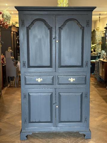 Spaanse vintage kast, uniek zwart brocante servieskast VdlM beschikbaar voor biedingen