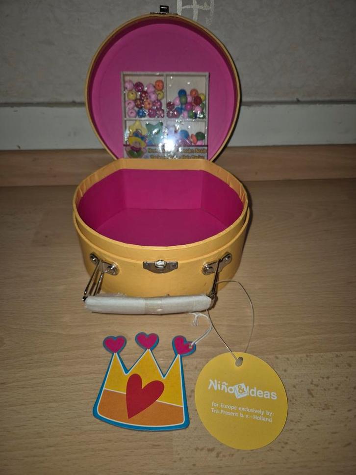 Geheel nieuw in verpakking: Leuke Kinderkoffer met Kralen, Kinderen en Baby's, Speelgoed | Educatief en Creatief, Nieuw, Knutselen