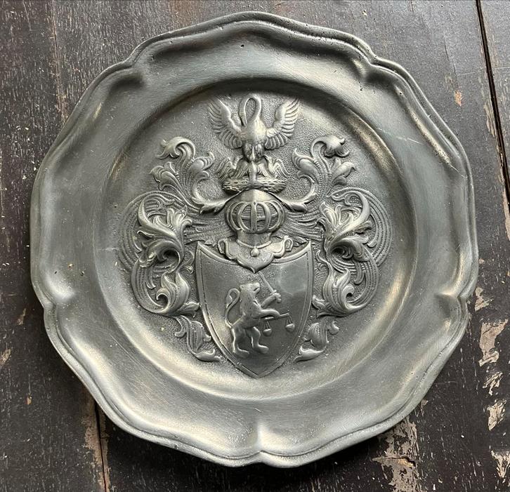 Tinnen bord met wapenschild, Antiek en Kunst, Antiek | Tin, Ophalen of Verzenden