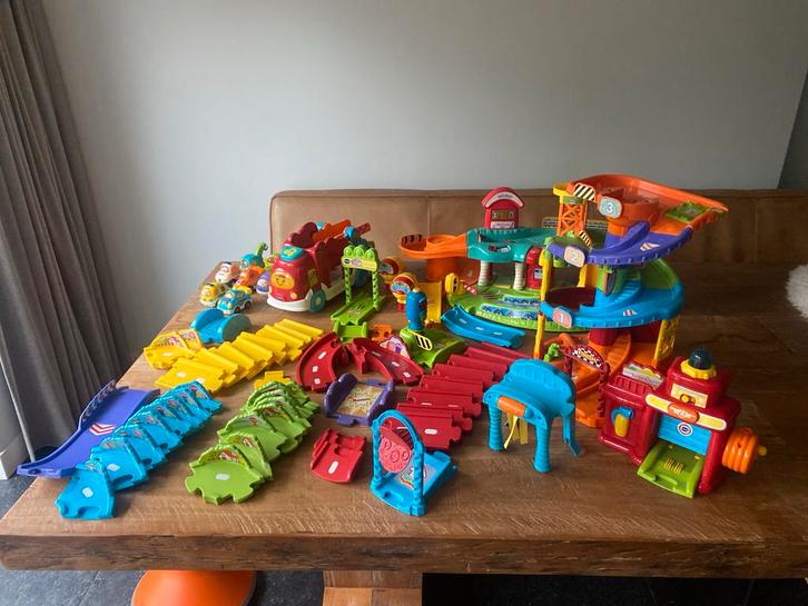 VTech Toet Toet Auto Set - Garage & Auto's, Kinderen en Baby's, Speelgoed | Speelgoedvoertuigen, Gebruikt, Ophalen of Verzenden