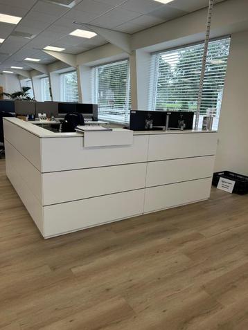 Strakke receptiebalie / kantoorbalie – OKA – 250x258x108 cm beschikbaar voor biedingen